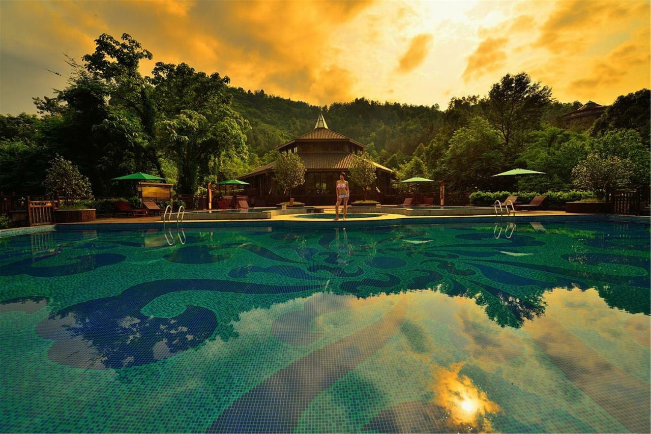Harmona Resort & Spa Чжанцзяцзе Экстерьер фото